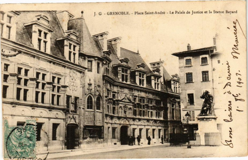 Carte postale ancienne Grenoble - Place St-Andre - Le Palais de Justice à Grenoble