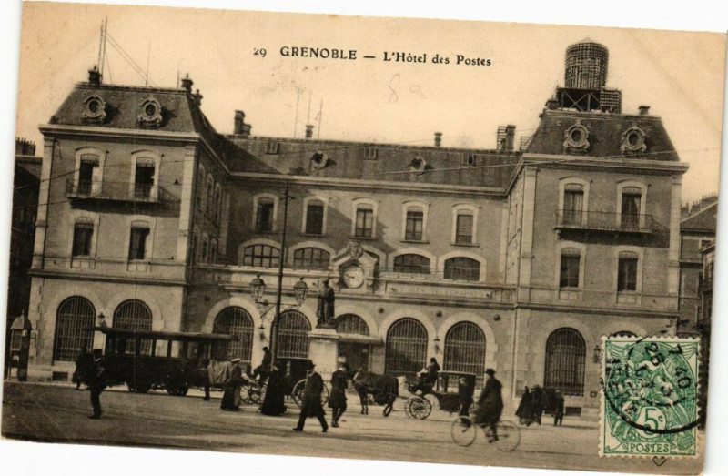 Carte postale ancienne Grenoble - L'Hotel des Postes à Grenoble