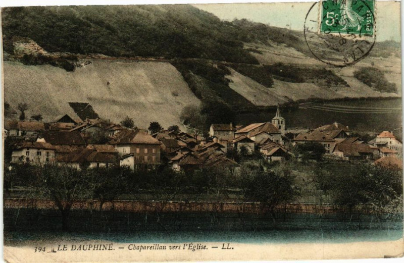 Carte postale ancienne Dauphiné - Chapareillan vers l'Eglise à Chapareillan