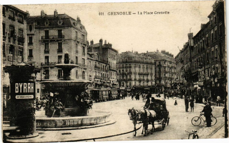 Carte postale ancienne Grenoble - La Place Genette à Grenoble