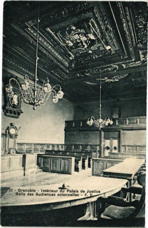 Carte postale ancienne Grenoble - Intérieur du Palais de Justice à Grenoble