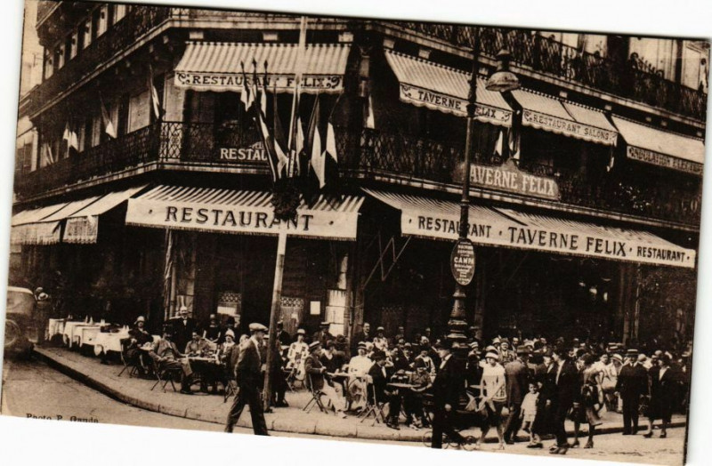 Carte postale ancienne Grenoble - Place Victor Hugo Taverne Felix à Grenoble
