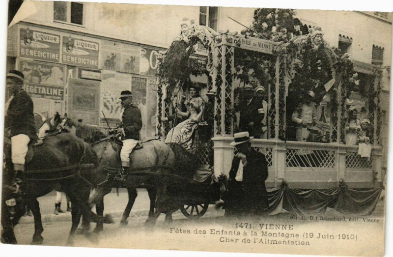 Carte postale ancienne Vienne - Fete des enfants a La MONTAgne Char de l Alimentation à Vienne
