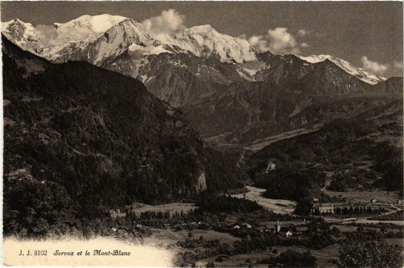 Carte postale ancienne Servoz et le Mont-Blanc à Servoz