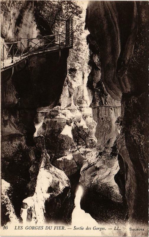 Carte postale ancienne Les Gorges du Fier - Sortie des Gorges