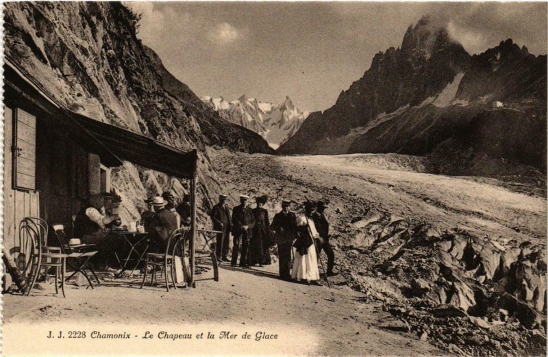 Carte postale ancienne Chamonix Le Chapeau et la Mer de Glace