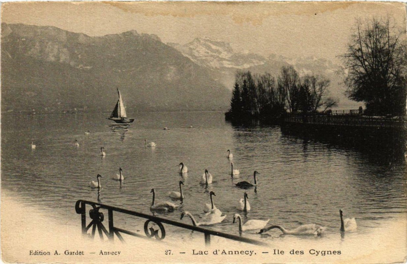Carte postale ancienne Lac d'Annecy Ile des Cygnes à Annecy