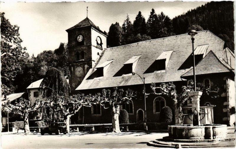 Carte postale ancienne Samoens Eglise à Samoëns