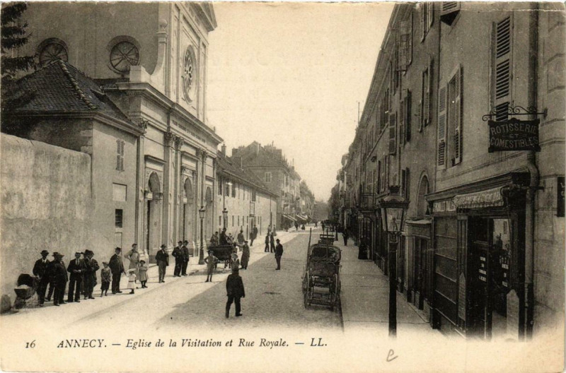 Carte postale ancienne Annecy Eglise de Visitation et Rue Royale à Annecy