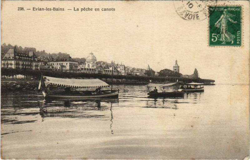 Carte postale ancienne Evian-les-Bains La Péche en canots à Évian-les-Bains