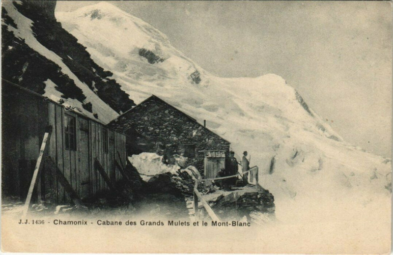 Carte postale ancienne J. J. 1436 Chamonix Cabane des Grands Mulets et le Mont-Blanc