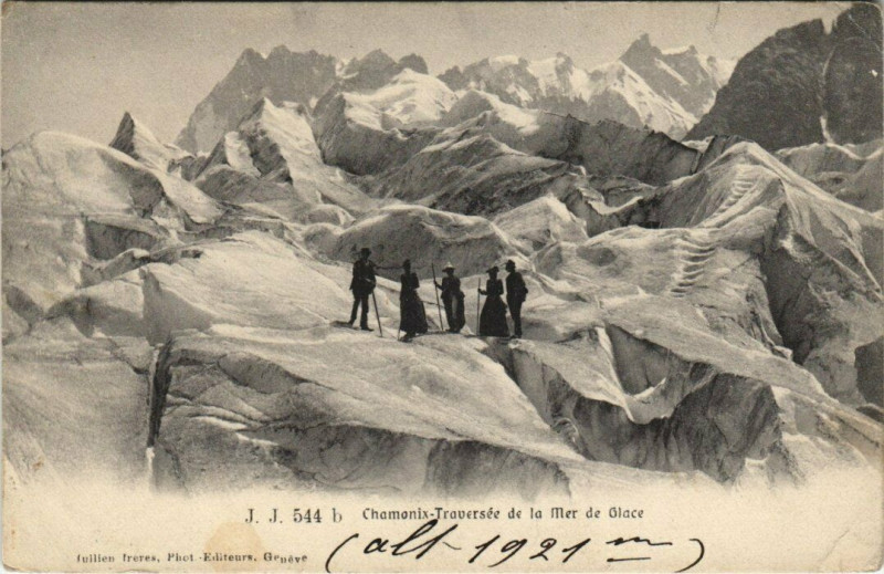Carte postale ancienne J. J. 544 b Chamonix Traversée de la Mer de Glace à Vers