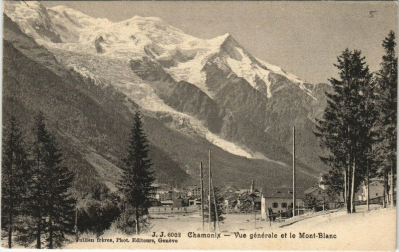 Carte postale ancienne J. J. 6002 Chamonix Vue générale et le Mont-Blanc