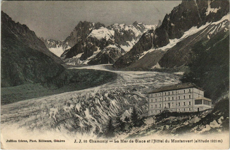 Carte postale ancienne La Mer de Glace et l'Hôtel du Montanvert (altitude 1921 mètres) à Chamonix-Mont-Blanc