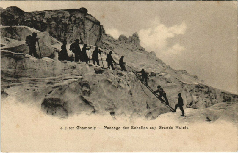 Carte postale ancienne J. J. 567 Chamonix Passage des Echelles aux Grands Mulets