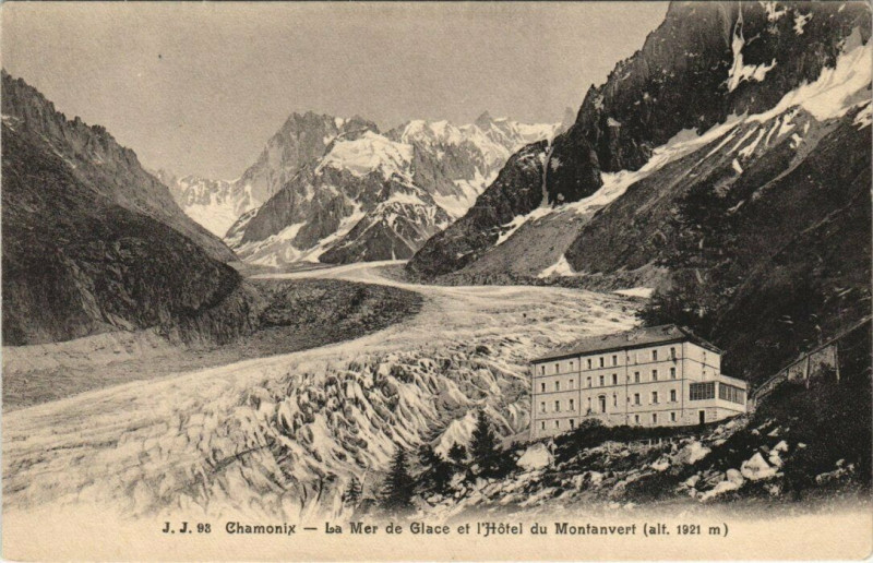 Carte postale ancienne La Mer de Glace et l'Hôtel du Montanvert (altitude 1921 mètres) à Chamonix-Mont-Blanc