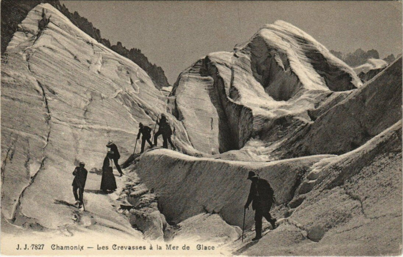 Carte postale ancienne J. J. 7827 Chamonix Les Crevasses a la Mer de Glace