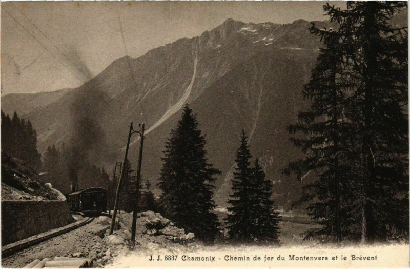 Carte postale ancienne Chamonix - Chemin de fer du Montenvers et le Brevent à Vers