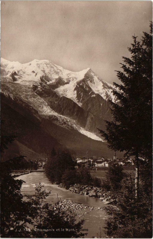 Carte postale ancienne Chamonix et le Mont-Blanc