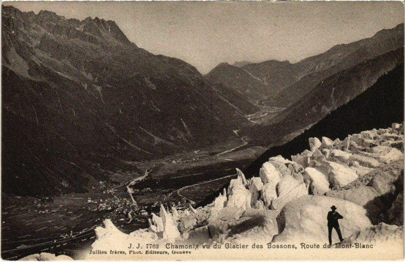 Carte postale ancienne Chamonix vu du Glacier des Bossons