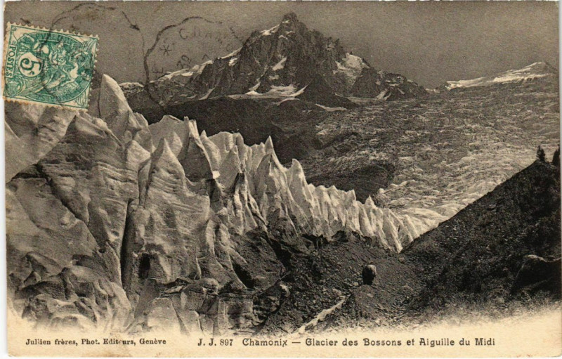 Carte postale ancienne Chamonix - Glacier des Bossons et Aiguille du Midi