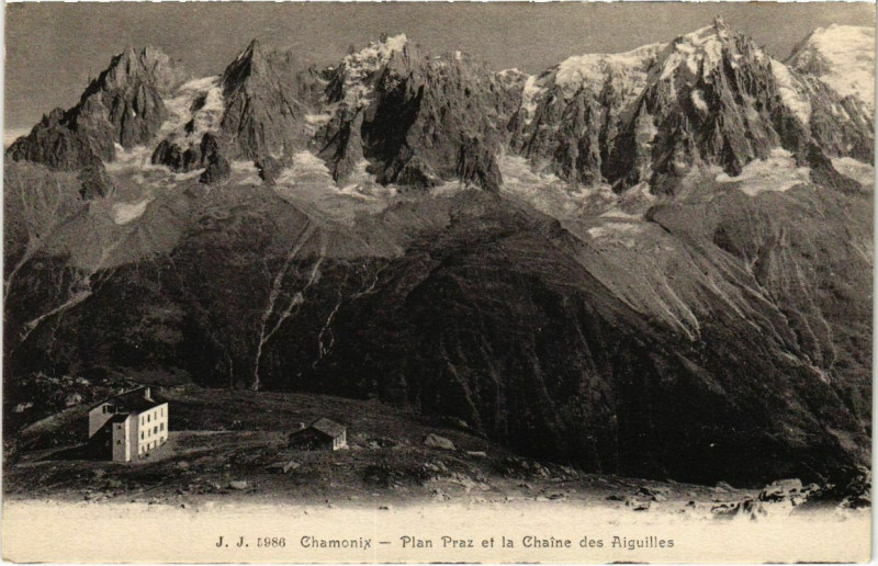 Carte postale ancienne Chamonix - Plan Praz et la Chaine des AIGUILLEs