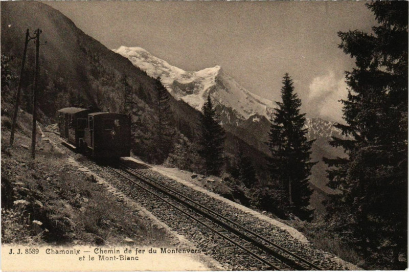 Carte postale ancienne Chamonix - Chemin de fer du Montenvers et le Mont-Blanc à Vers