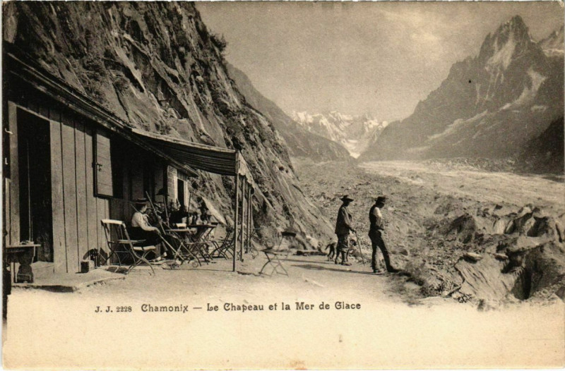 Carte postale ancienne Chamonix - Le Chapeau et la Mer de Glace
