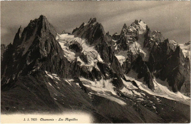 Carte postale ancienne Chamonix - Les AIGUILLEs