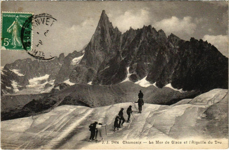 Carte postale ancienne Chamonix - La Mer de Glace et l'Aiguille du Dru