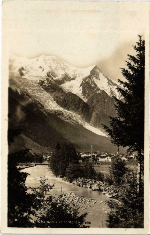 Carte postale ancienne Chamonix et le Mont-Blanc