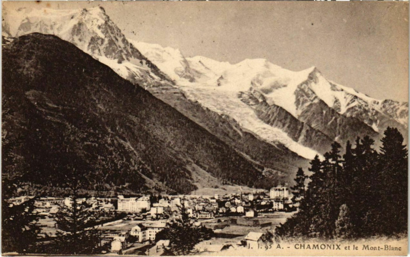 Carte postale ancienne Chamonix et le Mont-Blanc