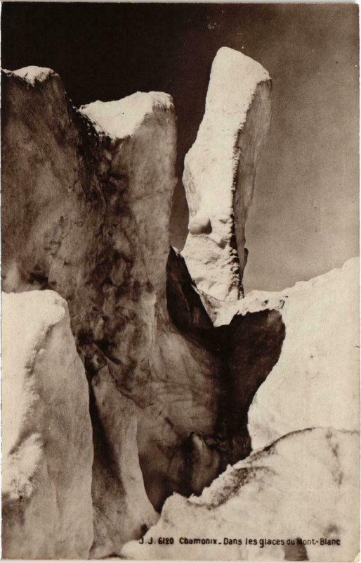 Carte postale ancienne Chamonix - Dans les glaces du Mont-Blanc
