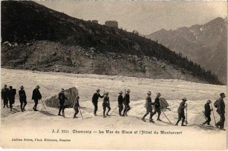 Carte postale ancienne Chamonix La Mer De Glace Et Hotel Du Montauvert  (dos non divisé) à Vers