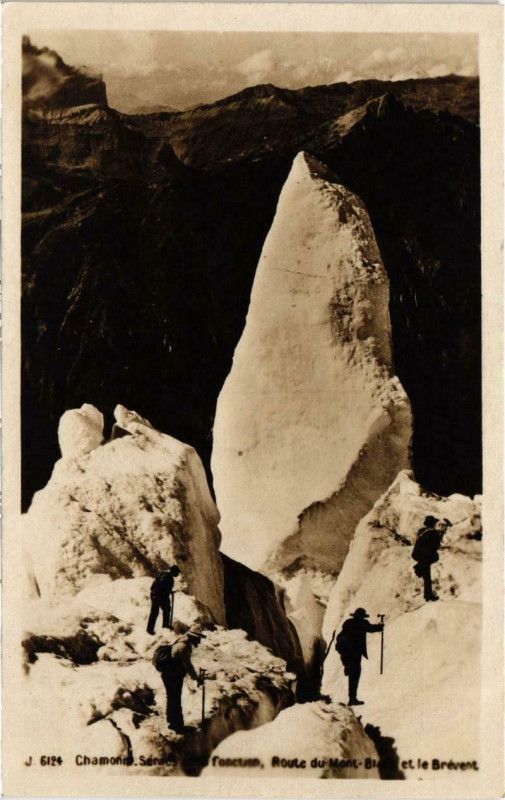 Carte postale ancienne Chamonix - Serac el fonection Route du Mont-Blanc