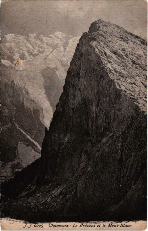 Carte postale ancienne Chamonix - La Brevent et le Mont-Blanc