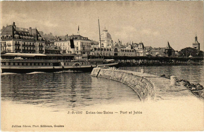 Carte postale ancienne Evian-les-Bains - Port et Jetée à Évian-les-Bains