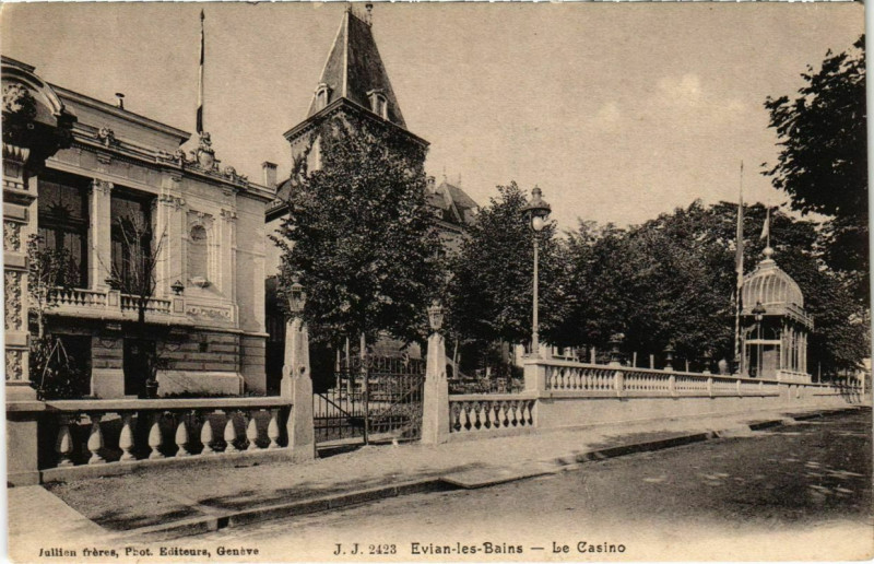 Carte postale ancienne Evian-les-Bains - Le Casino à Évian-les-Bains