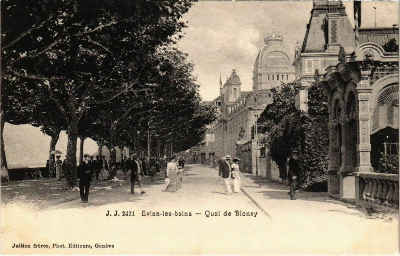 Carte postale ancienne Evian-les-Bains - Quai de Blonay à Évian-les-Bains