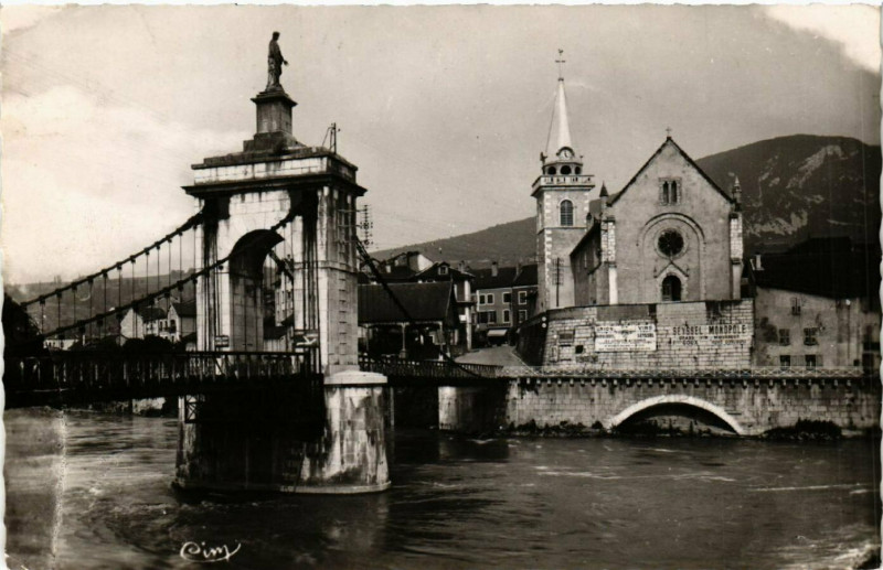 Carte postale ancienne Seyssel - Le Pont sur la Rhone à Seyssel
