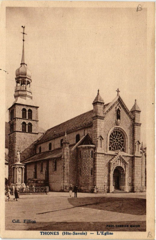 Carte postale ancienne Thones - L'Eglise à Thônes