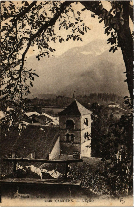 Carte postale ancienne Samoens - L'Eglise à Samoëns