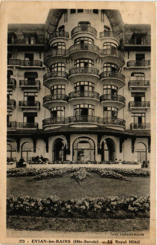 Carte postale ancienne Evian-les-Bains - Le Royal Hotel à Évian-les-Bains