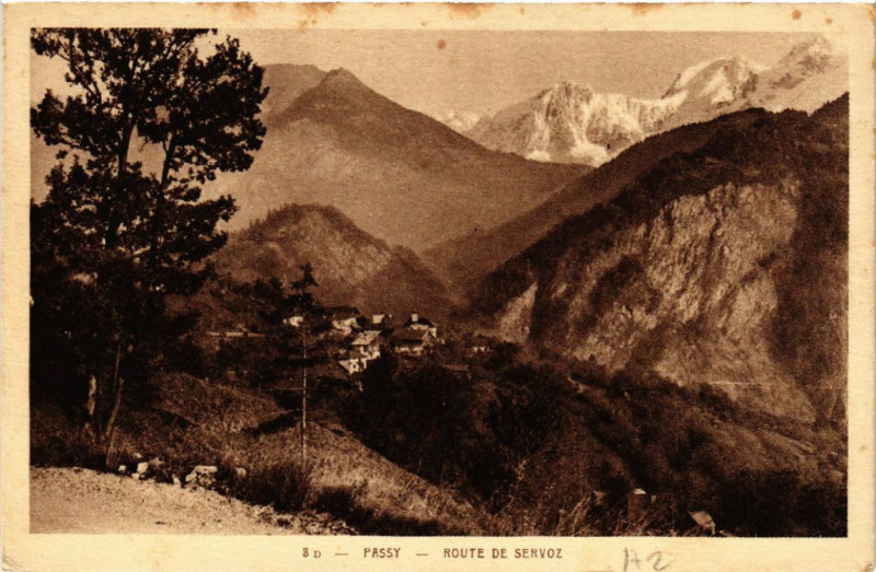 Carte postale ancienne Passy - Route de Servoz à Passy