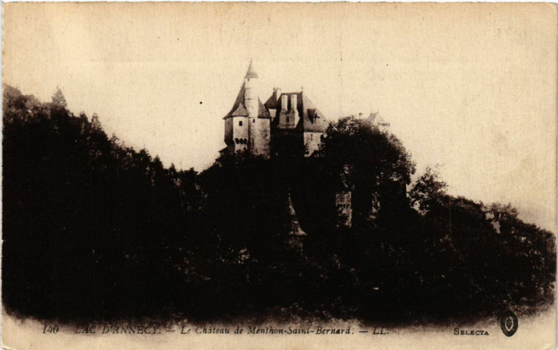 Carte postale ancienne Lac d'Annecy - Le Chateau de Menthon-Saint-Bernard à Annecy