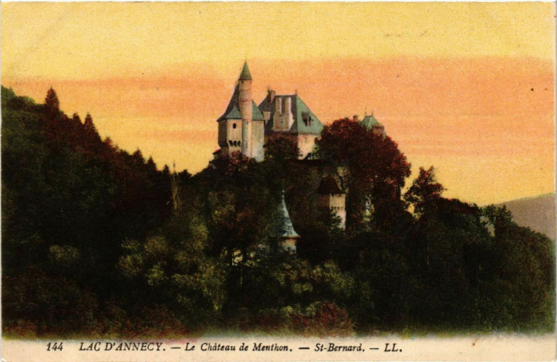 Carte postale ancienne Lac d'Annecy - Le Chateau de Menthon - Saint-Bernard à Annecy