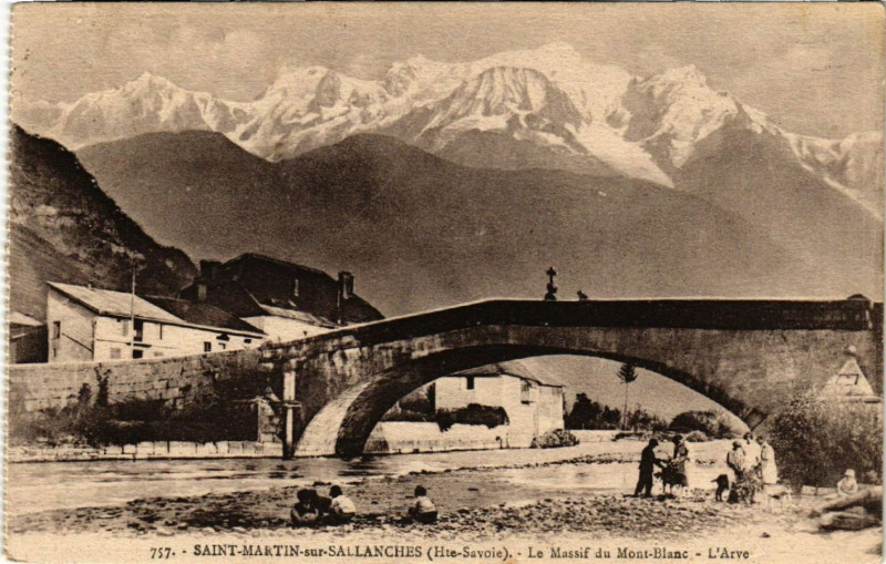 Carte postale ancienne St-Martin-sur-Sallanches - Le Massif du Mont-Blanc à Sallanches