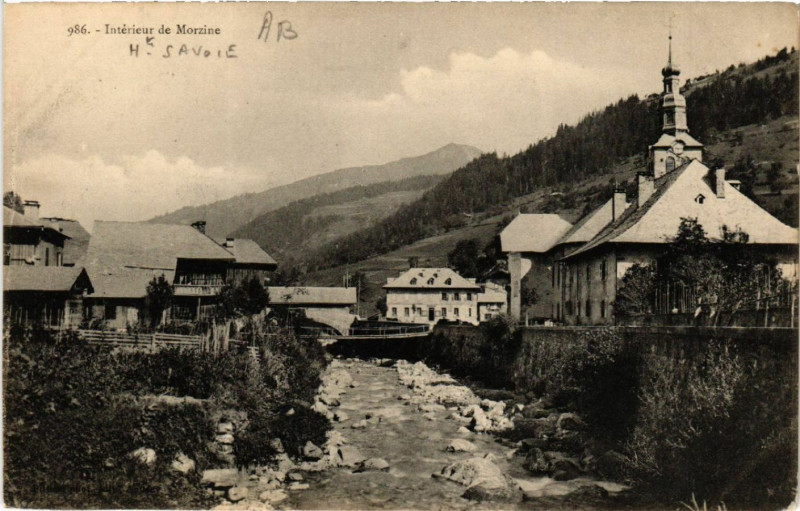 Carte postale ancienne Interieur de Morzine à Morzine
