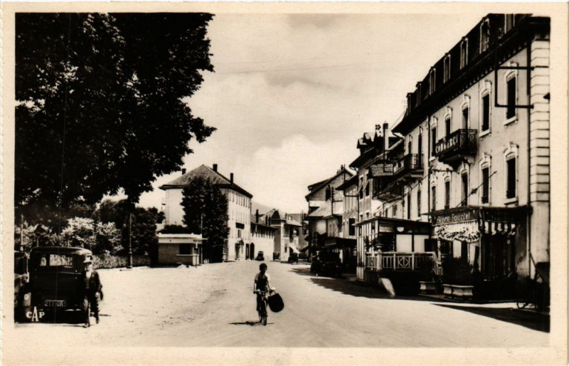 Carte postale ancienne Rumilly - Place d'Armes à Rumilly