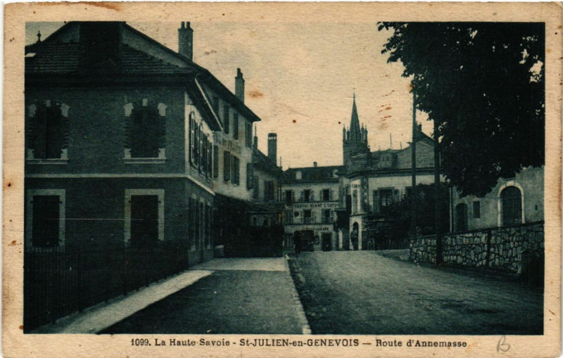 Carte postale ancienne La Haute-Savoie - Saint-Julien-en-Genevois - Route d'Annemasse à Annemasse
